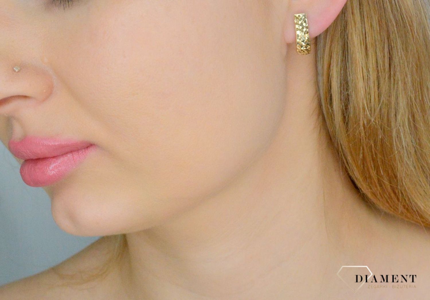 Złote kolczyki damskie 585 klasyka z ozdobnym grawerowaniem KL 2732A.jpg